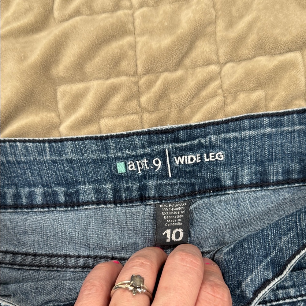 Apt. 9 Women's Cropped Flare Jeans in Blue - Picture 4 of 4